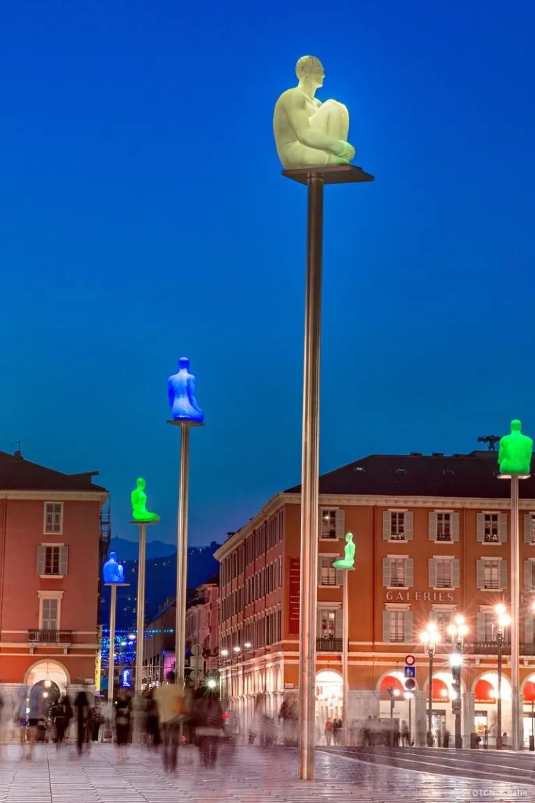 Place Masséna à Nice de nuit